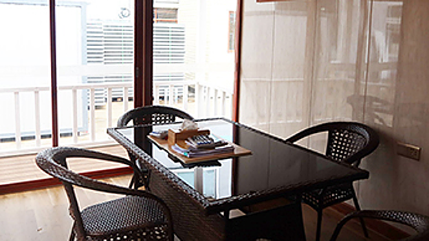 Interior casa contenedor