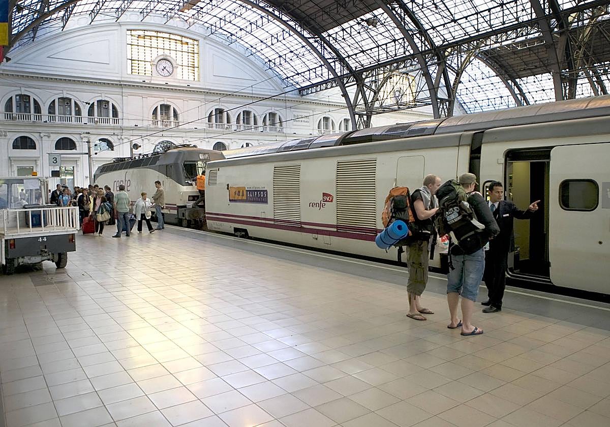 Imagen de archivo de jóvenes empezando el Interrail