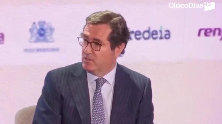 La CEOE y los sindicatos piden que se respete el diálogo social si hay cambio de Gobierno