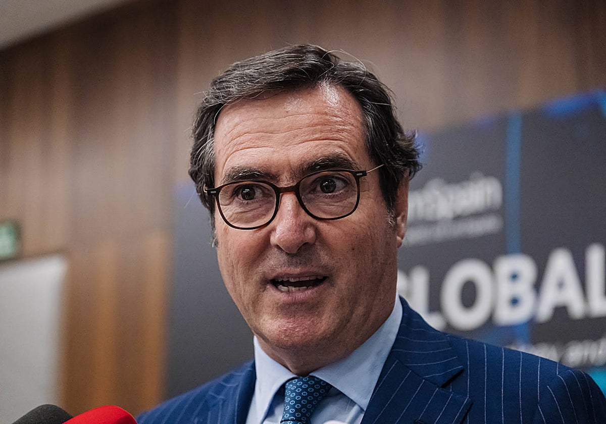 Garamendi dice que el Estatuto del Becario “tiene vocación de que no haya prácticas”