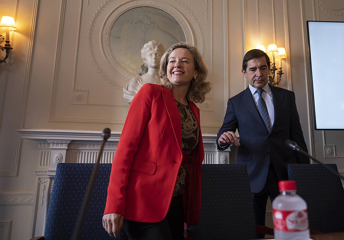 Nadia Calviño, vicepresidenta del Gobierno, y Carlos Torres, presidente de BBVA
