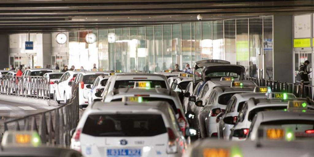 Transportes ultima un decreto con el taxi para evitar la llegada de un alud de licencias a las VTC