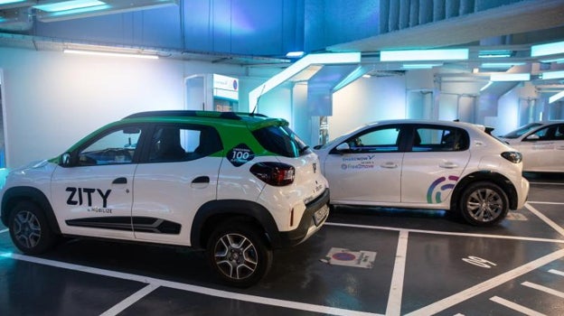 Coches de 'carsharing' estacionados en el Parking de Canalejas, situado en pleno corazón de Madrid