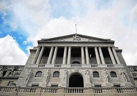 Reino Unido presiona a sus bancos para que remunere los depósitos