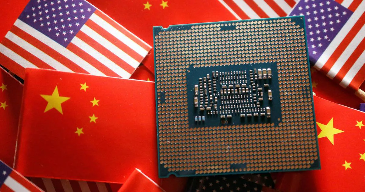 China mete más leña a la 'guerra de chips' y veta la exportación de dos  metales clave