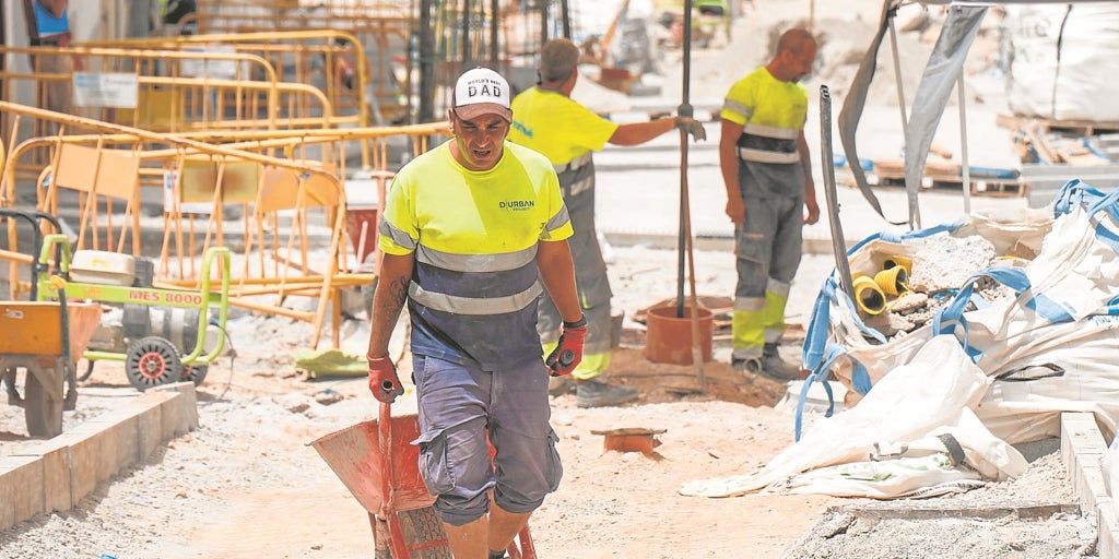 Ocho de cada die empleos publicos que se han creado son temporales