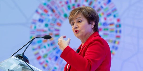El FMI subirá un punto, hasta el 2,5%, el crecimiento de España en 2023 y pide atajar el déficit y la deuda