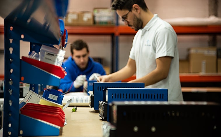 Imagen principal - Epic Power es una 'spin-off' de la Universidad de Zaragoza constituida en 2012 y dedicada a la electrónica de potencia