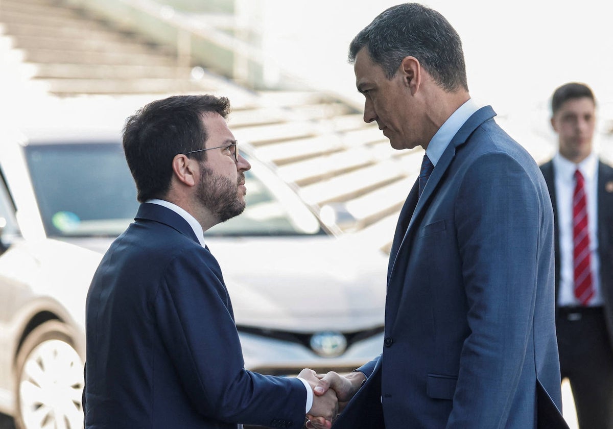 Pere Aragonès, presidente de la Generalitat, y Pedro Sánchez, presidente del Gobierno