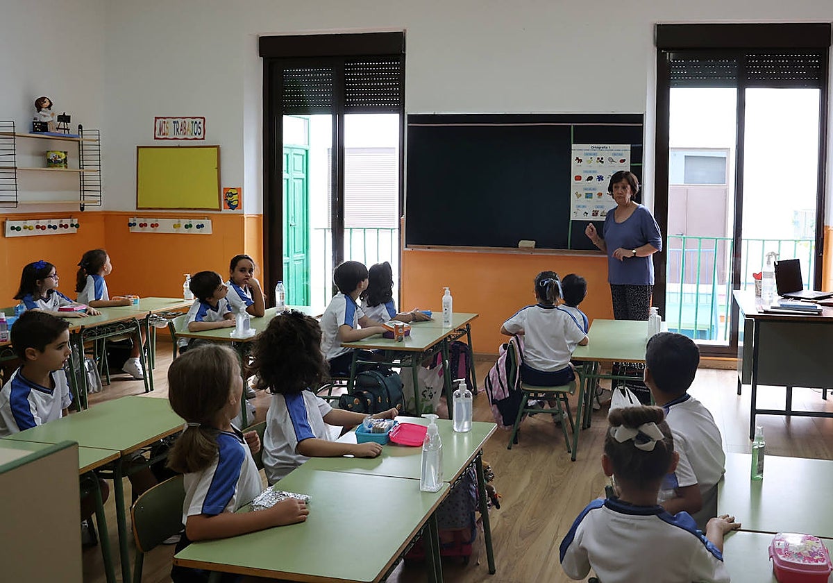 Una clase de niños en el colegio La Milagrosa en Córdoba