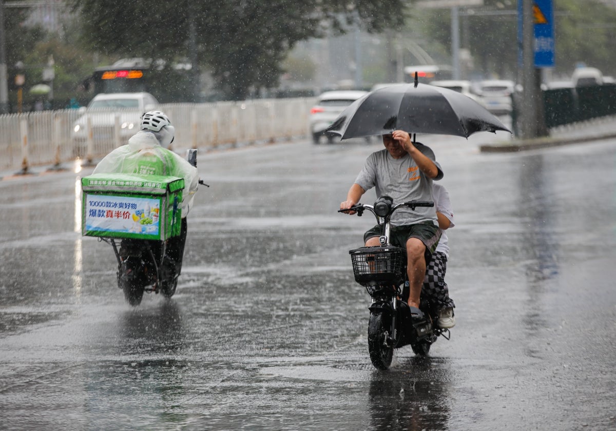 La capital china sufrió el domingo fuertes lluvias