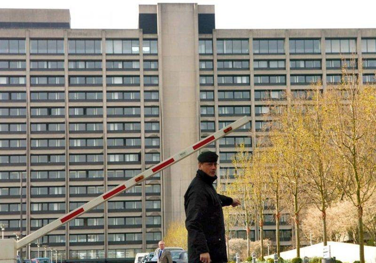 Vista de la entrada del Banco Central Alemán, el Bundesbank, en Francfort, Alemania