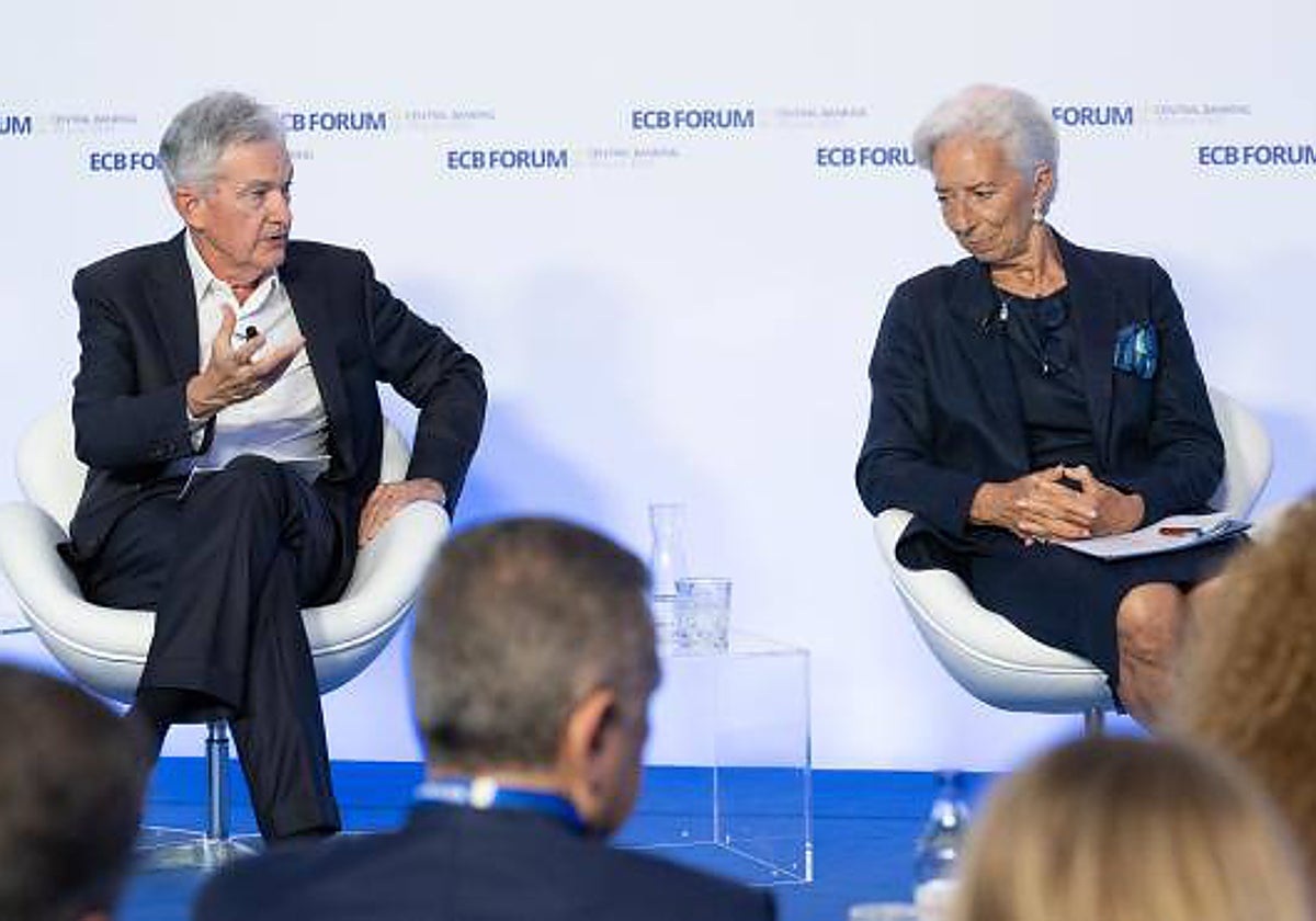 El presidente de la FED, Jerome Powell, y la presidenta del BCE, Christine Lagarde, en el último ECB Forum