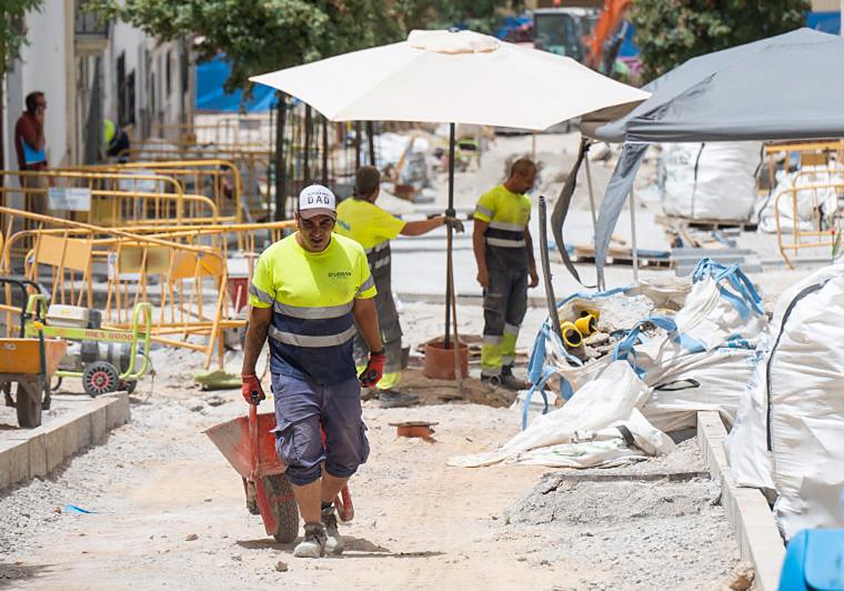 Obras en la calle, en Granada