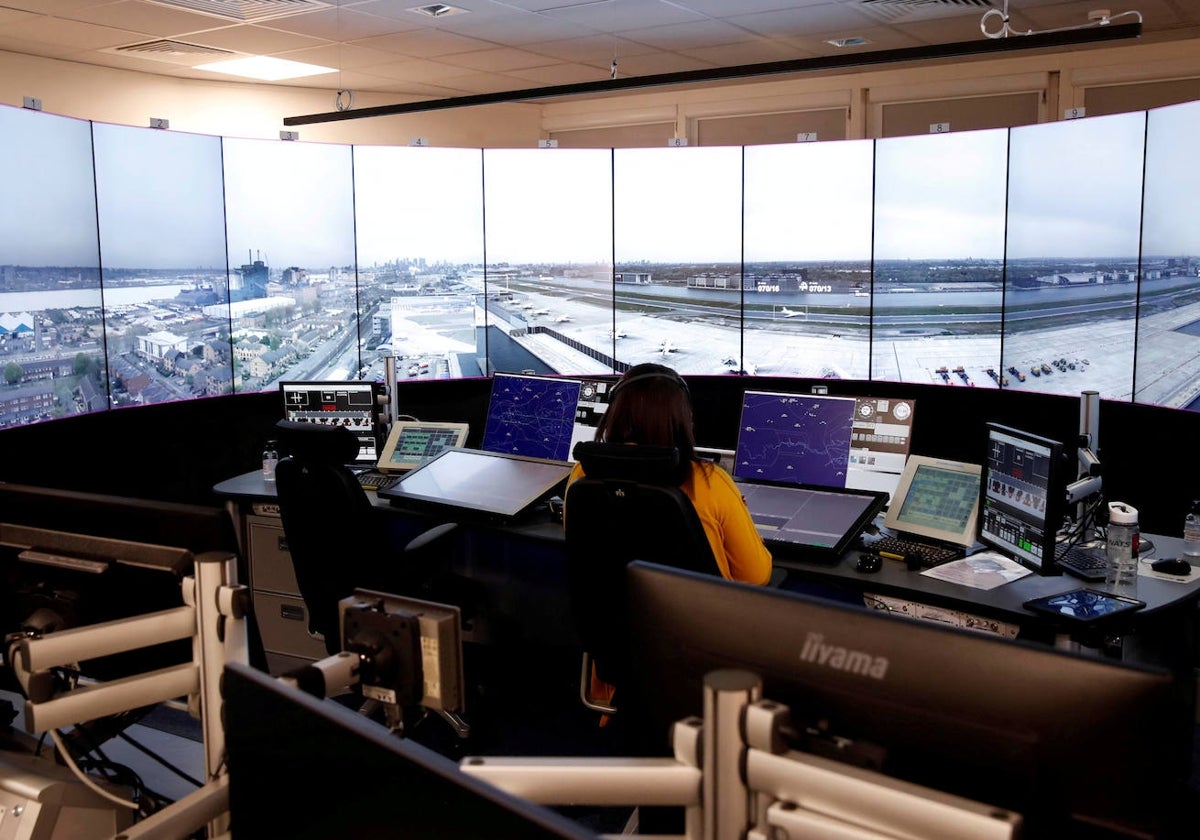 Vista del control de tráfico aéreo de NATS