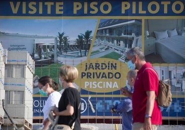 Extranjeros y segundas residencias amortiguan el desplome de la concesión de hipotecas