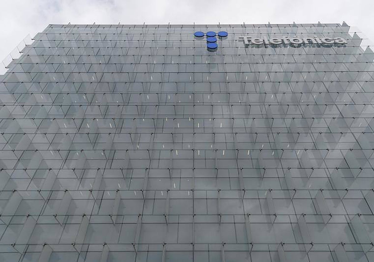 Exterior de la sede de Telefónica