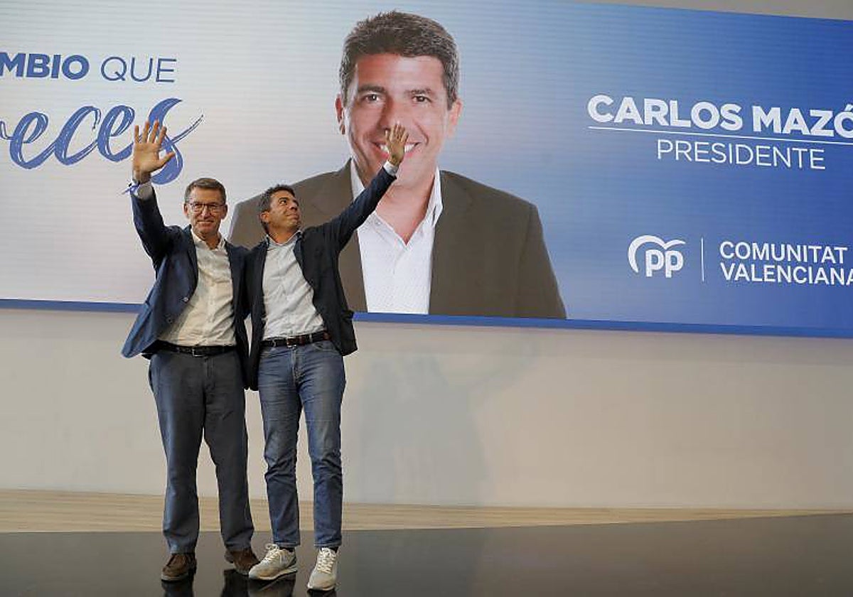 Alberto Núñez Feijóo, junto al presidente valenciano, Carlos Mazón, en un acto electoral