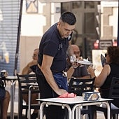 El empleo crece un 40% menos por la caída del comercio, hostelería y sector público