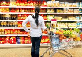 Carrefour, Alcampo, Lidl, Aldi... la estrategia de los supermercados para atraer a los clientes del barrio