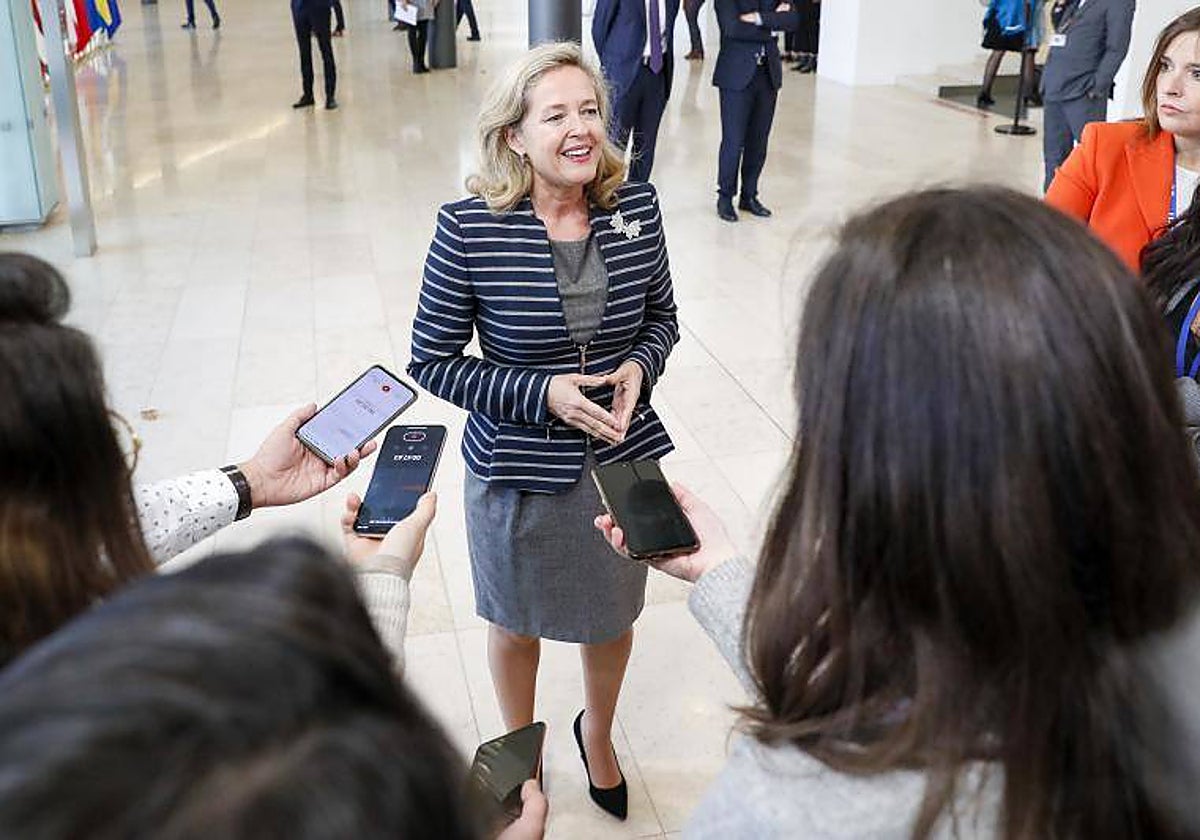 La vicepresidenta en funciones Nadia Calviño, en Luxemburgo