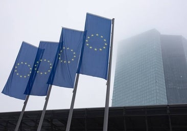 El BCE amenaza con nuevos aumentos de tipos y advierte contra subidas de impuestos a los bancos