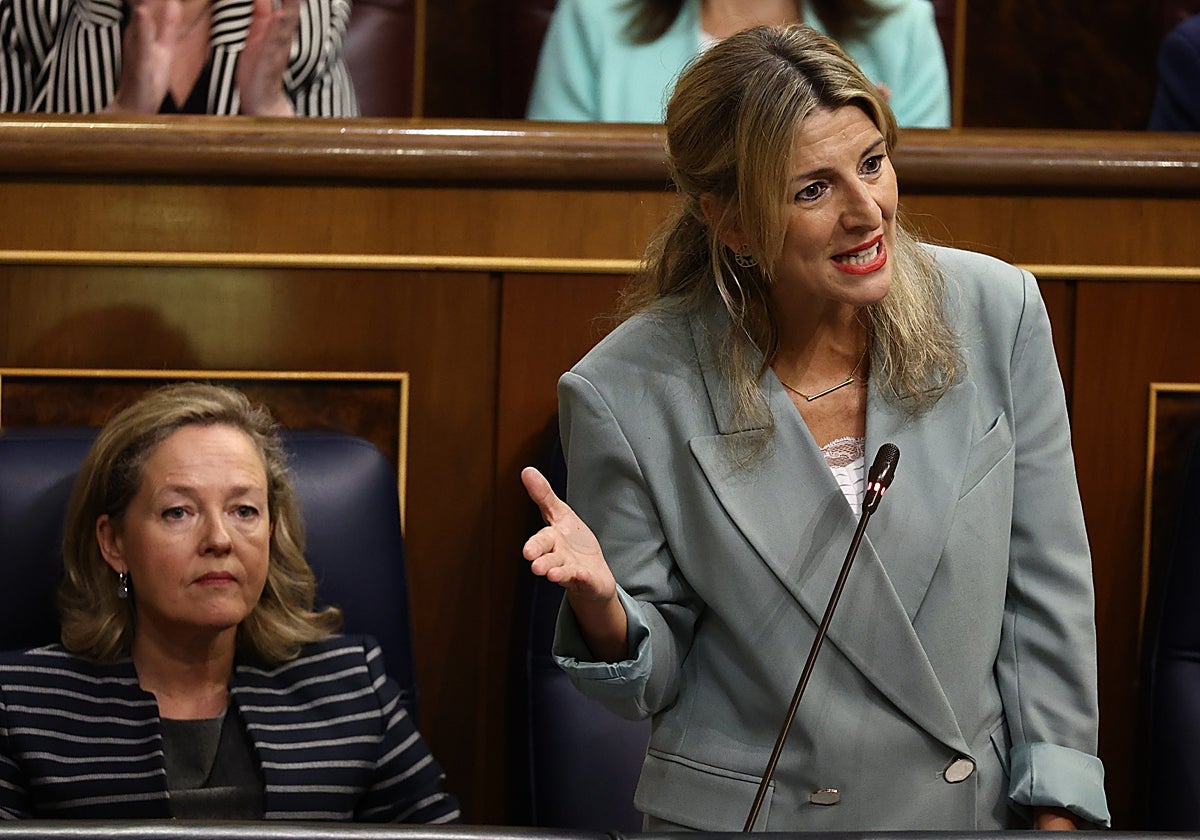 La vicepresidenta del Gobierno y ministra de Economía, Nadia Calviño, y la vicepresidenta del Gobierno y ministra de Trabajo, Yolanda Díaz