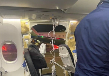 Alaska Airlines asume su error tras el incidente de un avión y anuncia que dará todas las explicaciones de la investigación