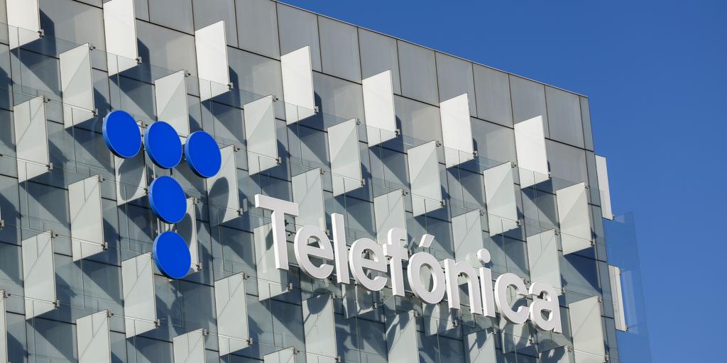Telefónica presenta un plan de reducciones voluntarias junto al ERE