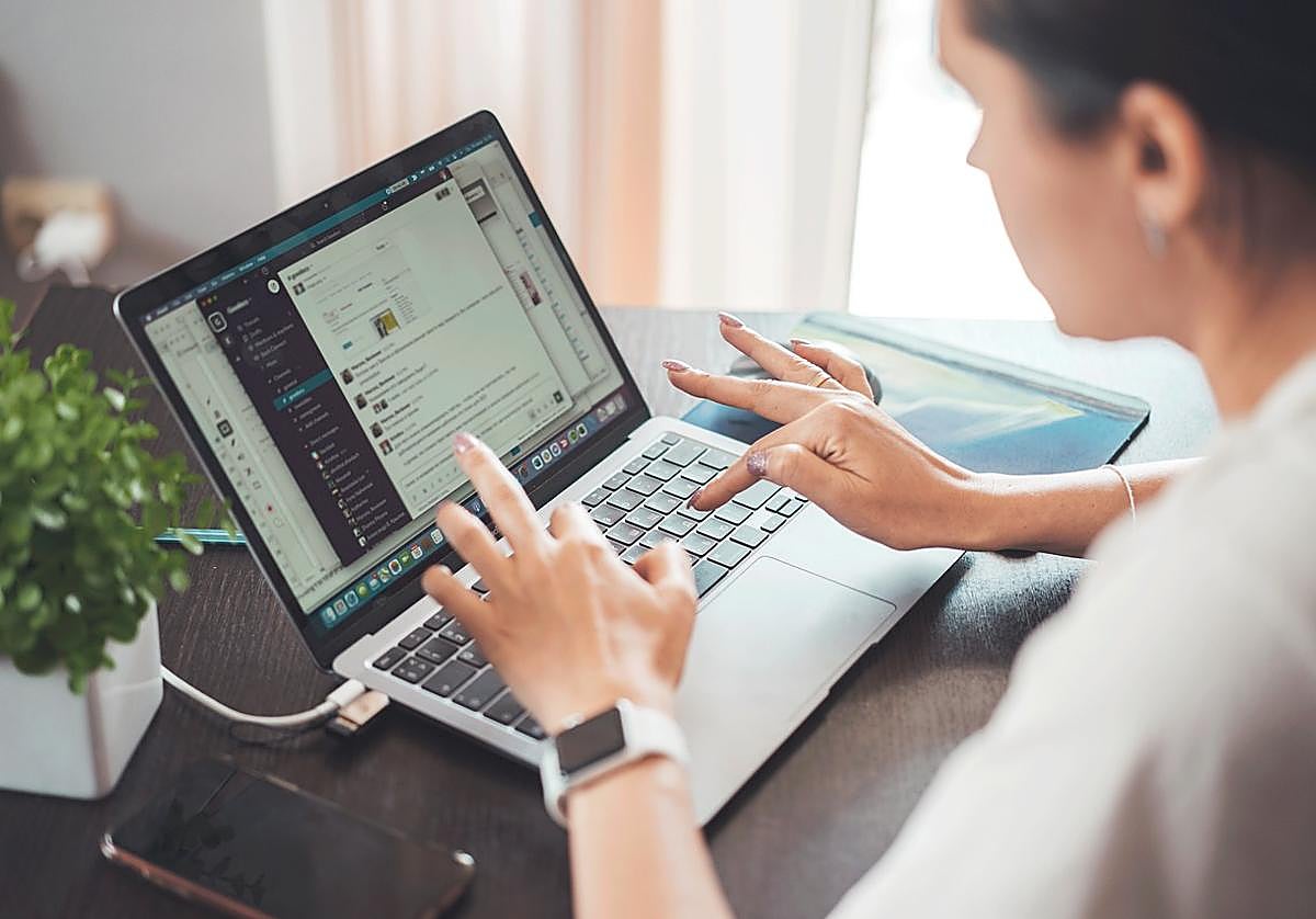 Estas empresas ofrecen teletrabajo con sueldos de más de 100.000 euros: estos son los puestos y requisitos