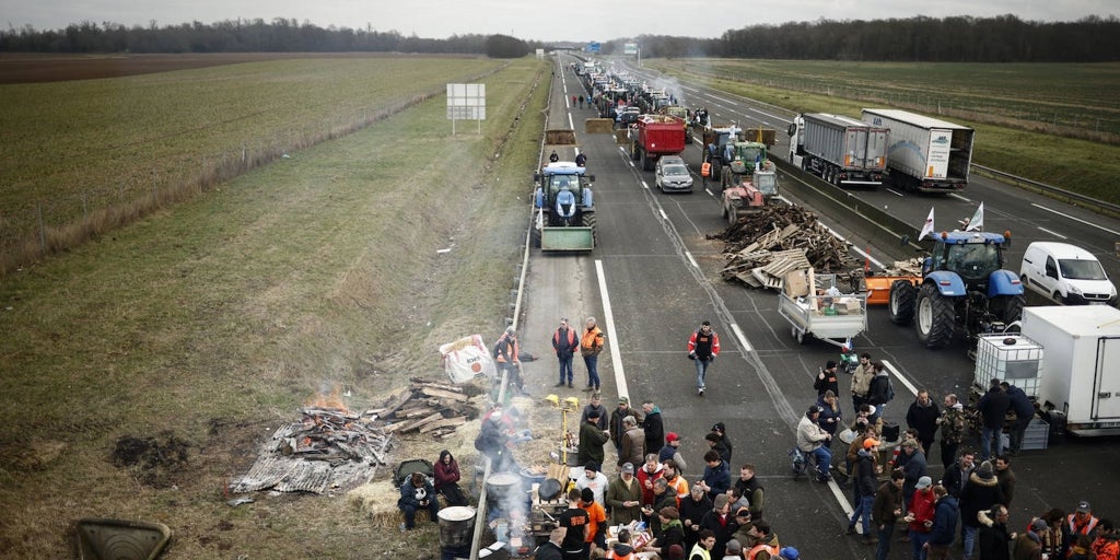 El balance de los transportistas españoles en las carreteras francesas: “No dormimos, no tenemos nada que ver con nuestros ataques”