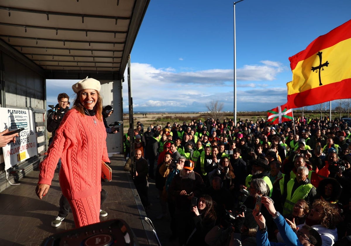 Lola Guzmán, en un encuentro con «su gente del campo»