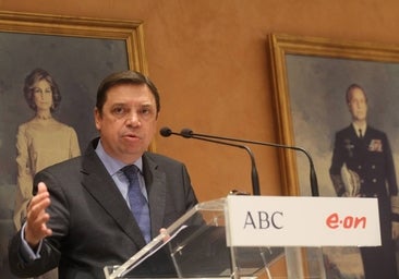 El ministro de Agricultura tilda de «espectáculo friki» la protesta de transportistas