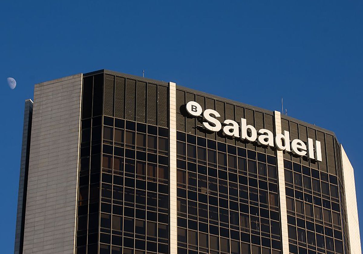 Baile de sillas en la banca