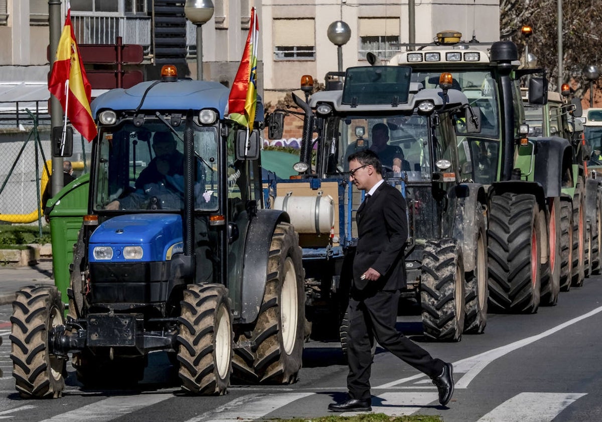 Agricultores y ganaderos protestan en Logroño