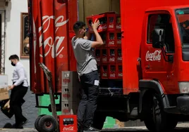 Coca-Cola  gana 1.669 millones en 2023, un 9,5% más, y reparte dividendo récord