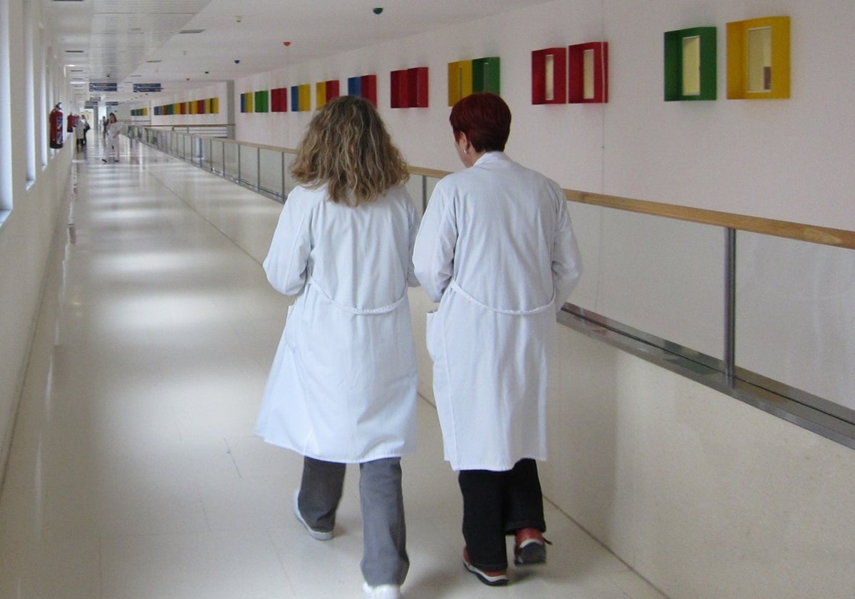 Trabajadoras del sector sanitario en un centro de salud