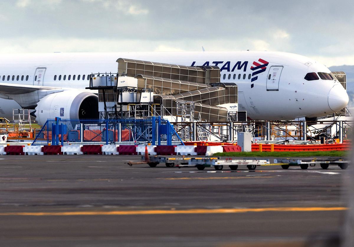 Un boeing 787 que este lunes tuvo una pérdida de altitud y dejó añ menos 50 heridos