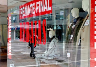 Unas rebajas deslucidas condenan al pequeño comercio: «Han perdido el atractivo»