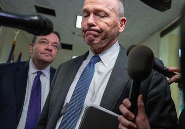 El CEO de Boeing dejará su cargo a finales de año tras la serie de errores de seguridad de la compañía
