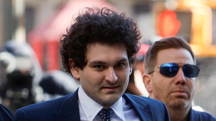 Condenado a 25 años de prisión el criptotimador Sam Bankman-Fried por fraude multimillonario