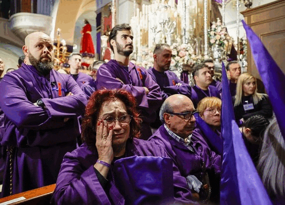 La lluvia empaña una Semana Santa histórica para el turismo