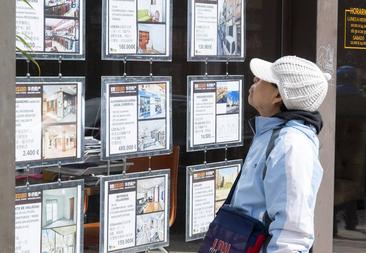 El Gobierno eliminará la 'golden visa' que permite a los extranjeros residir en España por comprar vivienda