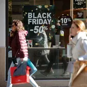 Consumo abre expediente a varias empresas de comercio electrónico por posibles rebajas engañosas en Black Friday