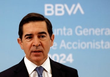 Primero opa y luego fusión: completar la absorción del Sabadell le llevaría a BBVA más de un año