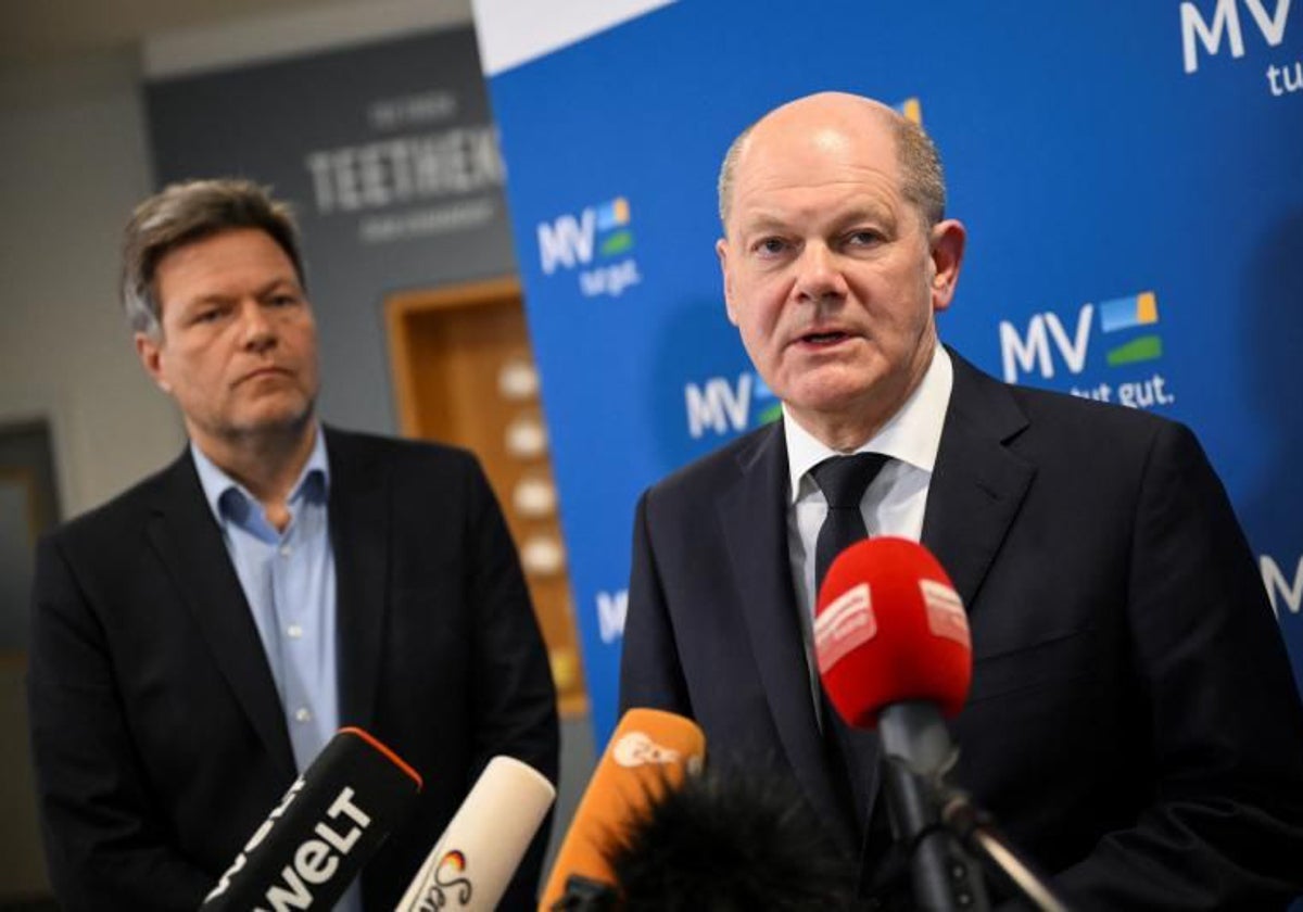 El canciller alemán, Olaf Scholz, junto al ministro de Economía y Clima, Robert Habeck