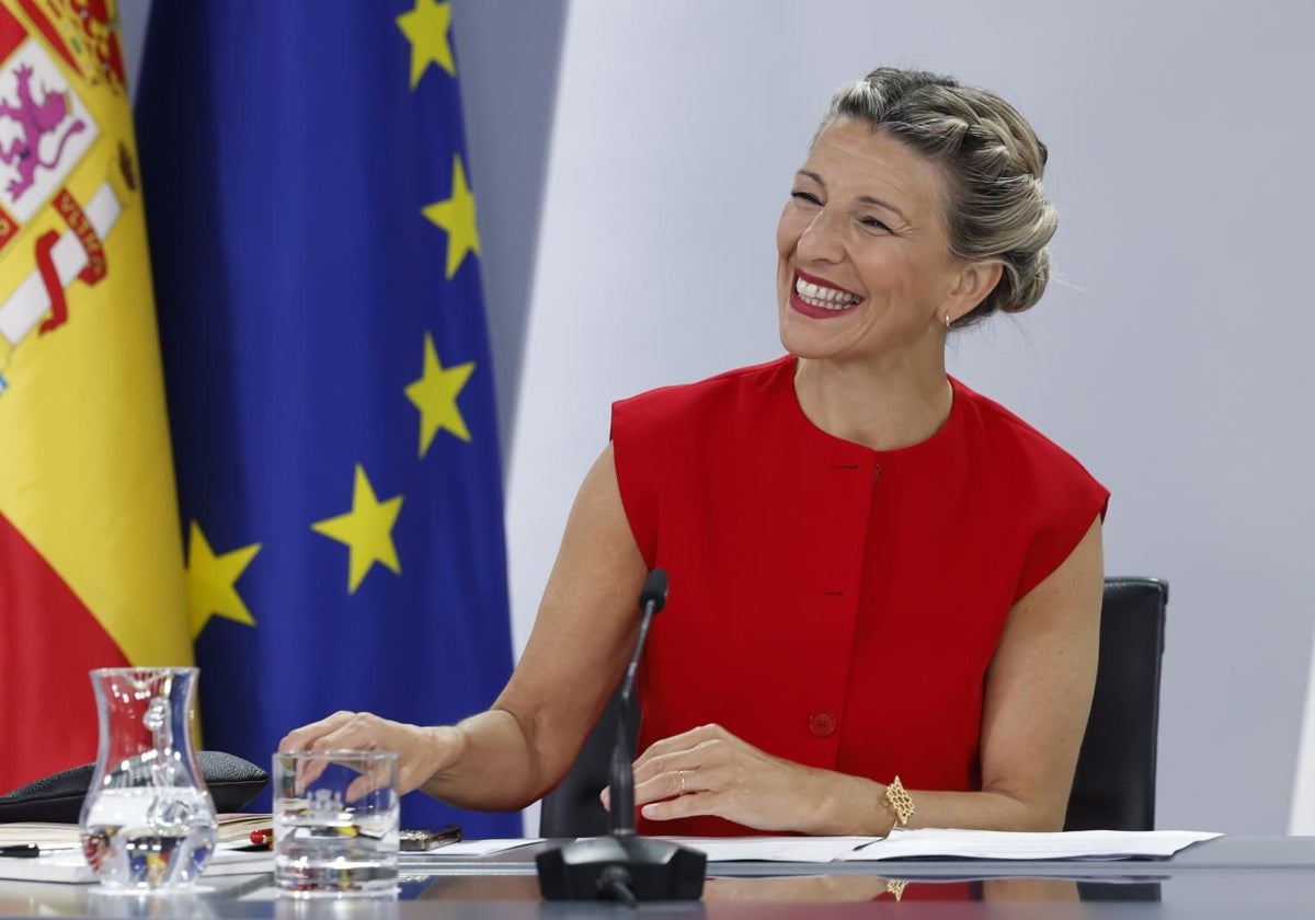 La vicepresidenta segunda y ministra de Trabajo, Yolanda Díaz, en la rueda de prensa del Consejo