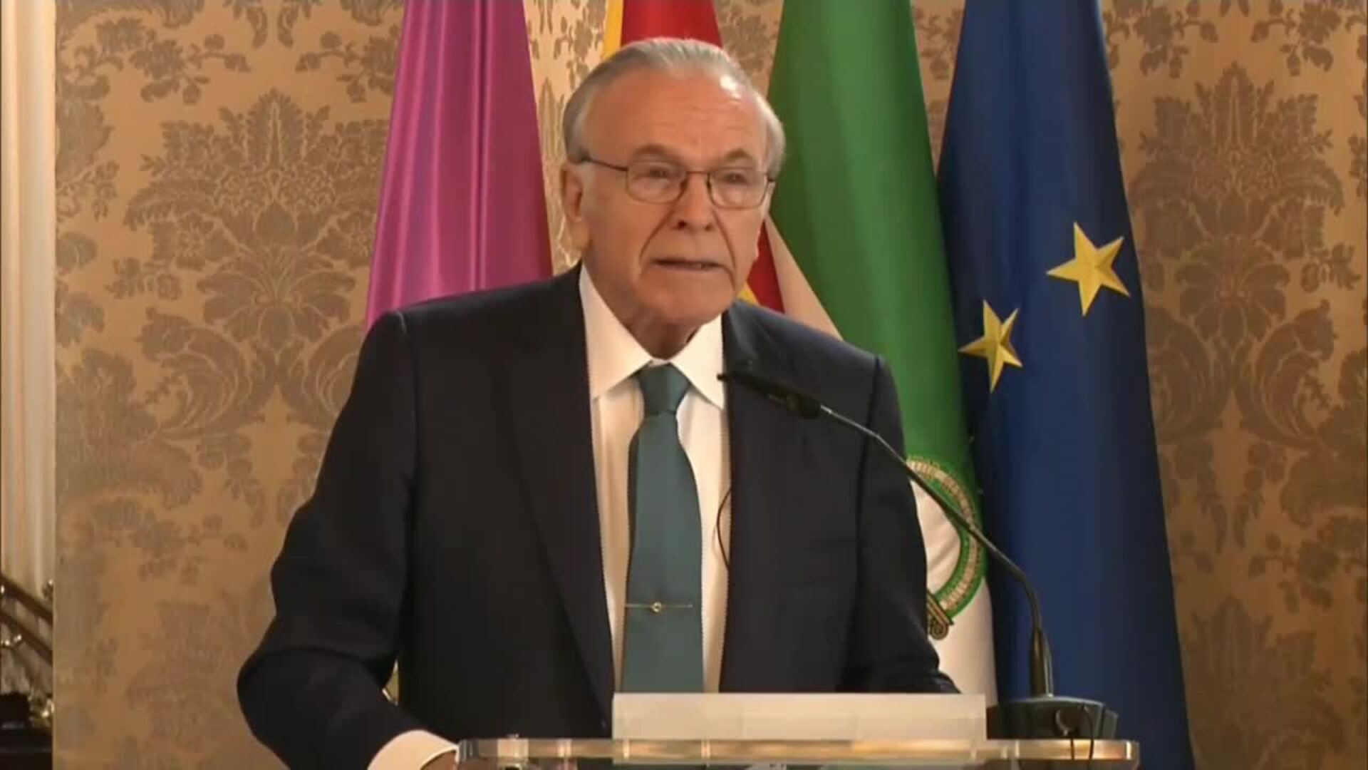 CriteriaCaixa compra una participación del 9,4 % en ACS por 983 millones