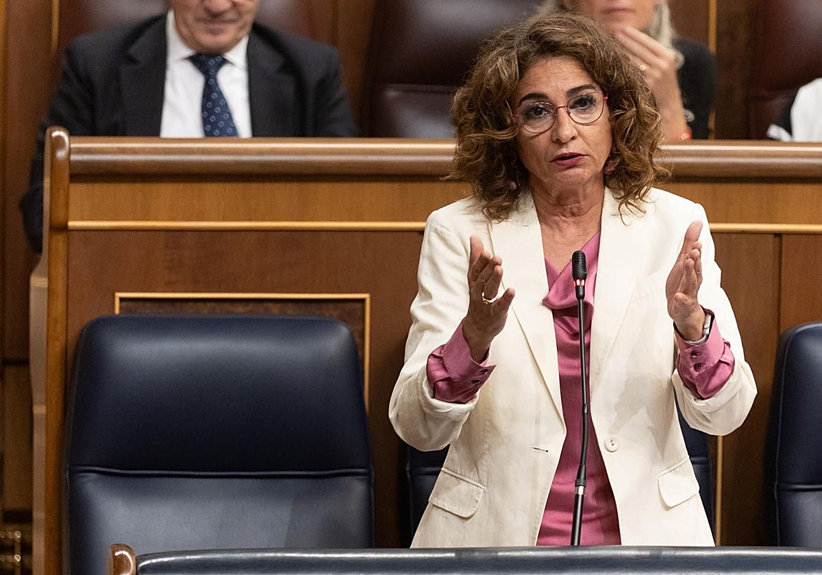 La vicepresidenta primera del Gobierno, ministra de Hacienda y vicesecretaria general del PSOE, María Jesús Montero