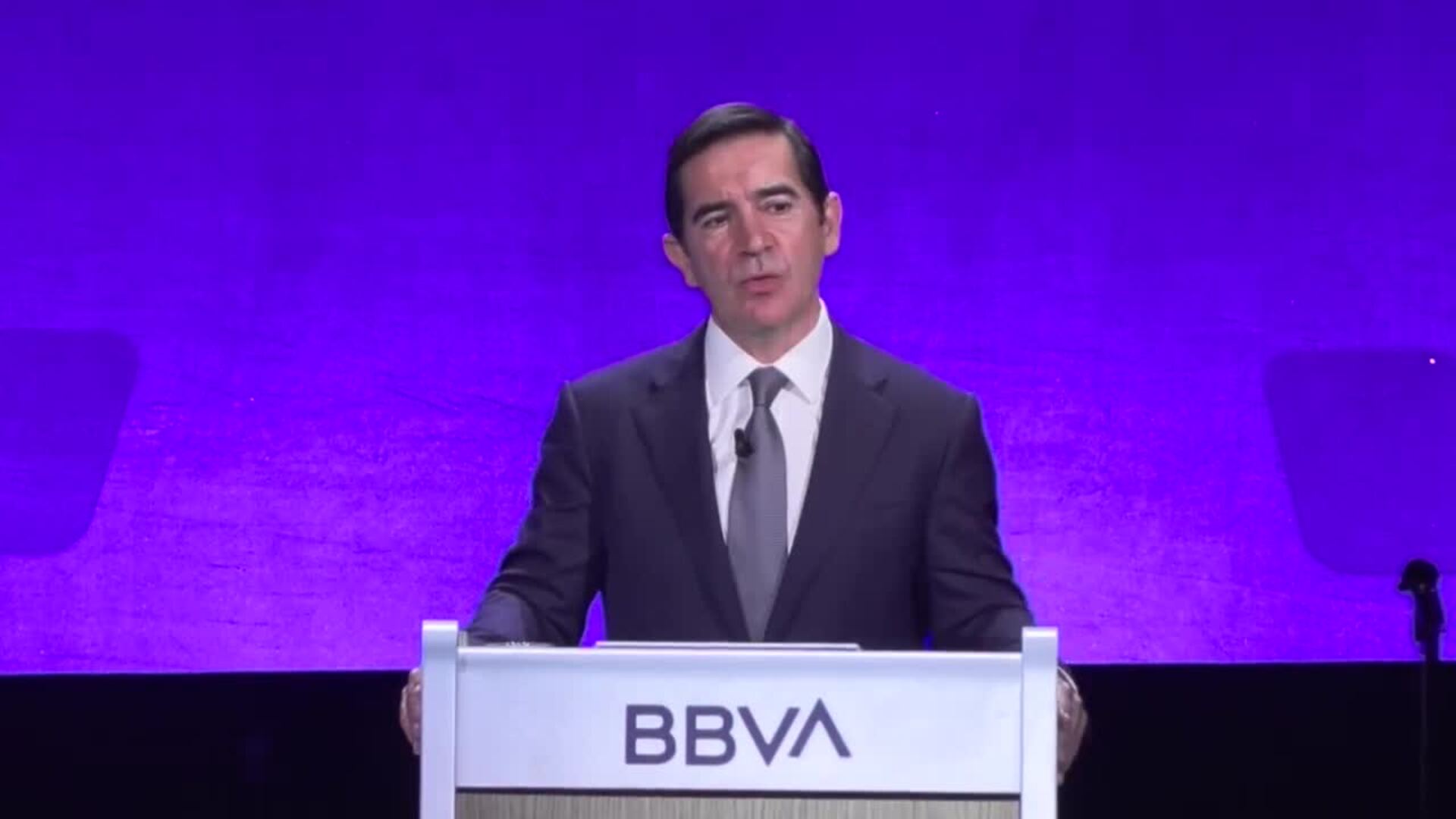 El presidente del BBVA confía "plenamente" en el éxito de la opa sobre ...